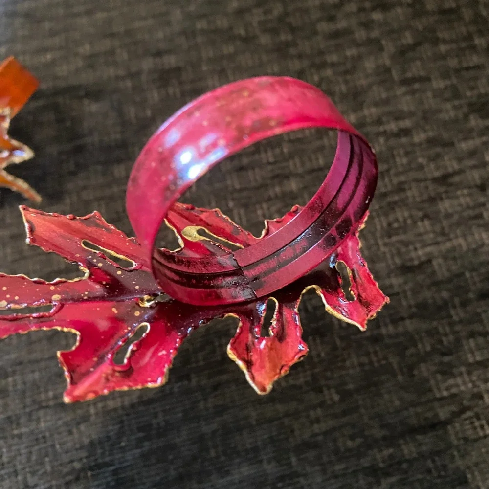 Unbranded Fall Leaf Napkin Rings Set of 4 Red Orange Gold Excellent Enamel Metal